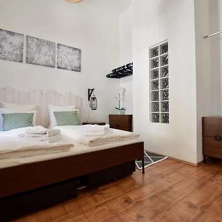 Apartment Creative - Akacfa 62 *