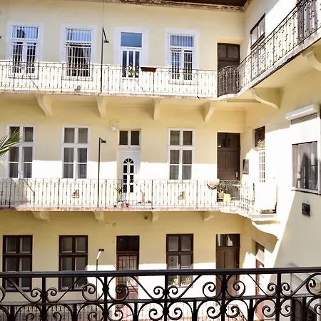 Creative - Akacfa 62 Apartment Budapest