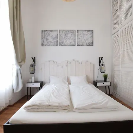 Apartment Creative - Akacfa 62 Budapest