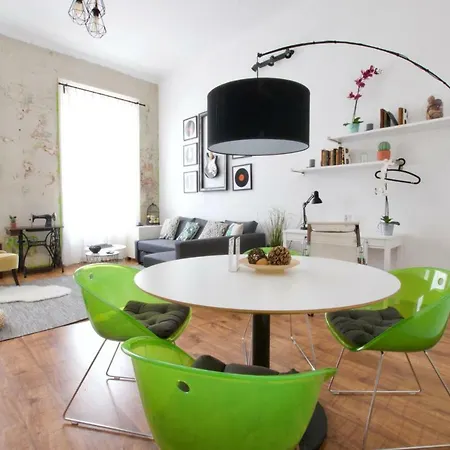 Creative - Akacfa 62 Apartment