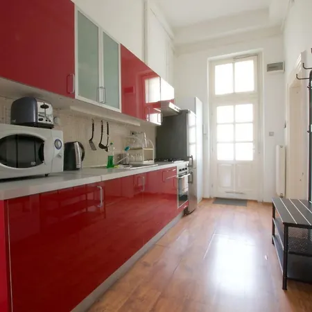 Creative - Akacfa 62 Apartment